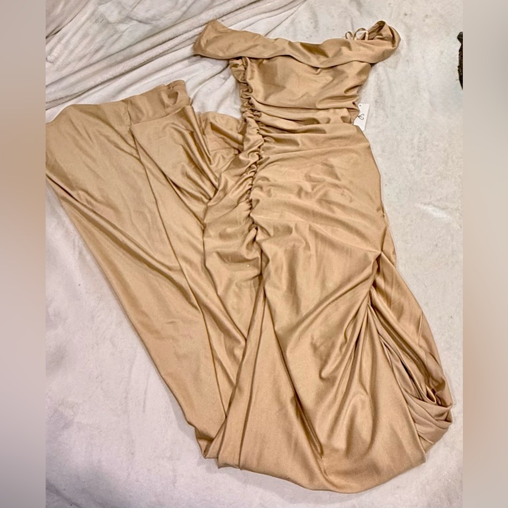 Elegant Off-Shoulder Mermaid Formal Gown XS - New with Tags - Picture 5 of 5